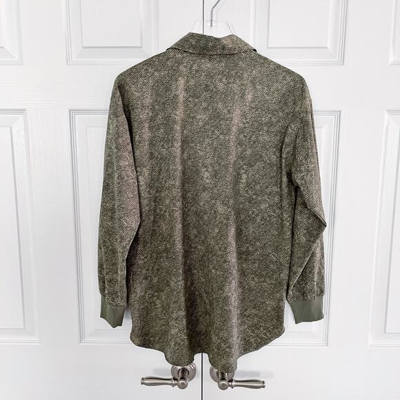 Athleta Zuma Printed Top in Viper Shadow Olive - Picture 7 of 8